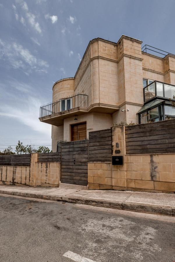 Talbot And Bons Deluxe Studio Flat Gudja Екстериор снимка